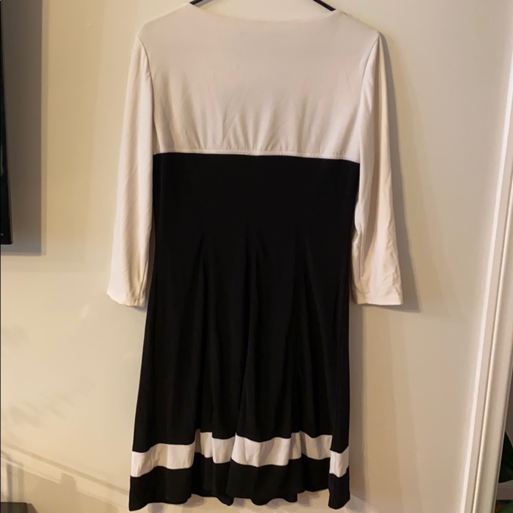 Women’s Dress - Picture 4 of 4